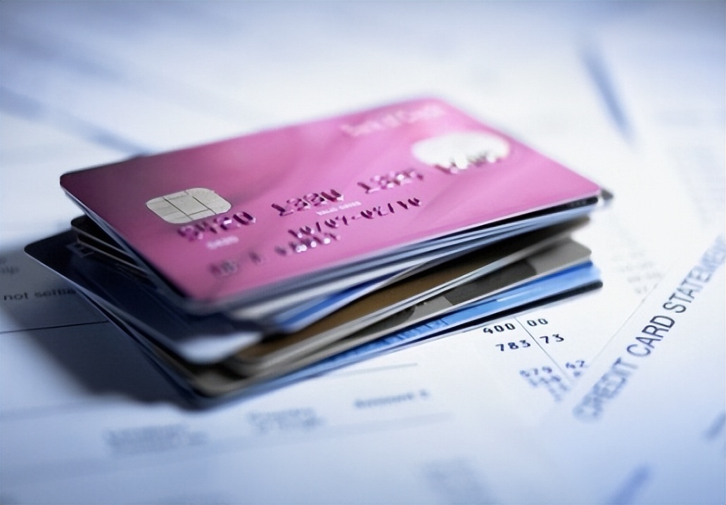 如何合理使用信用卡英语作文？如何合理使用信用卡