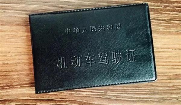 贷款车绿本可以补办吗？贷款车没绿本怎么补行驶证？