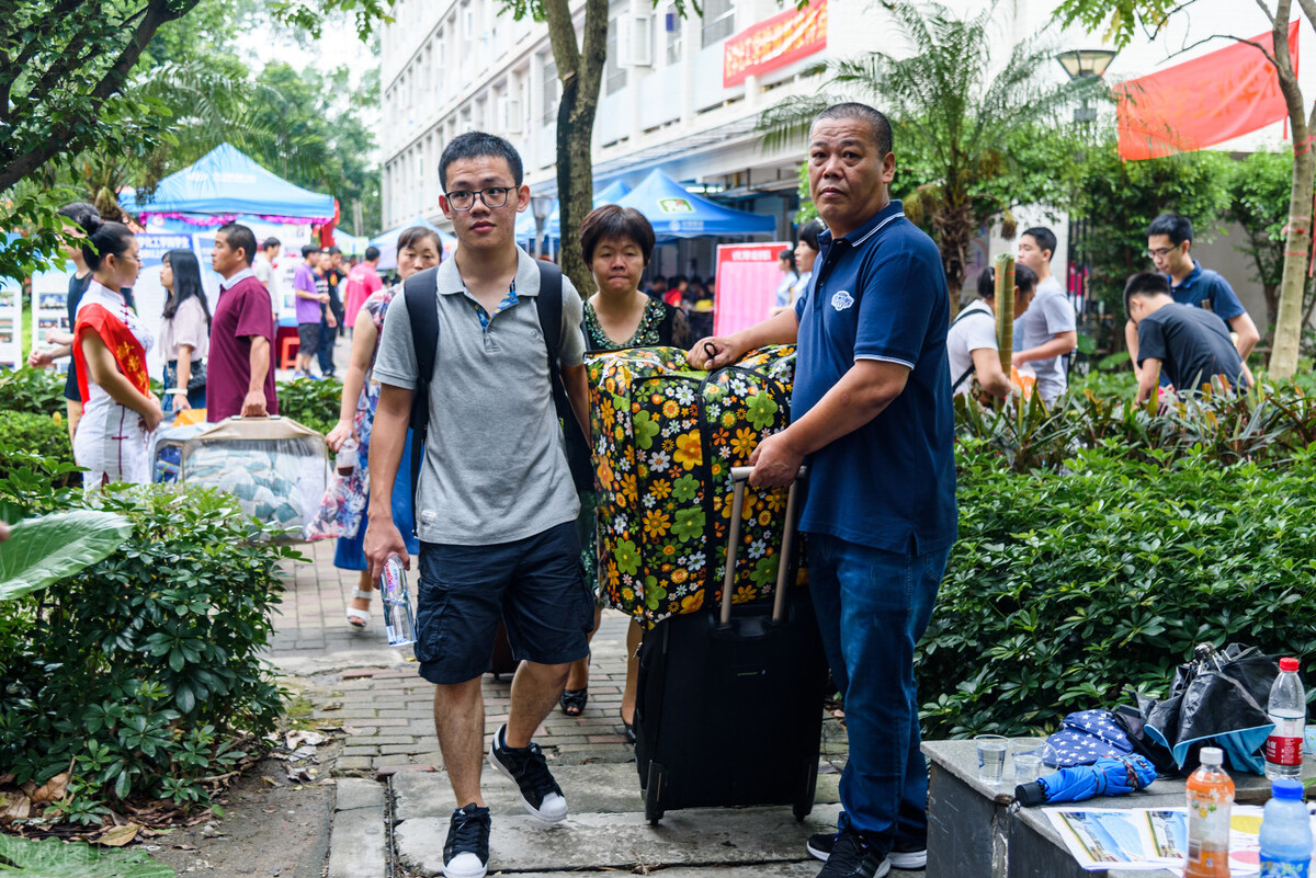 大学费用，上大学的费用可以通过多种途径解决？