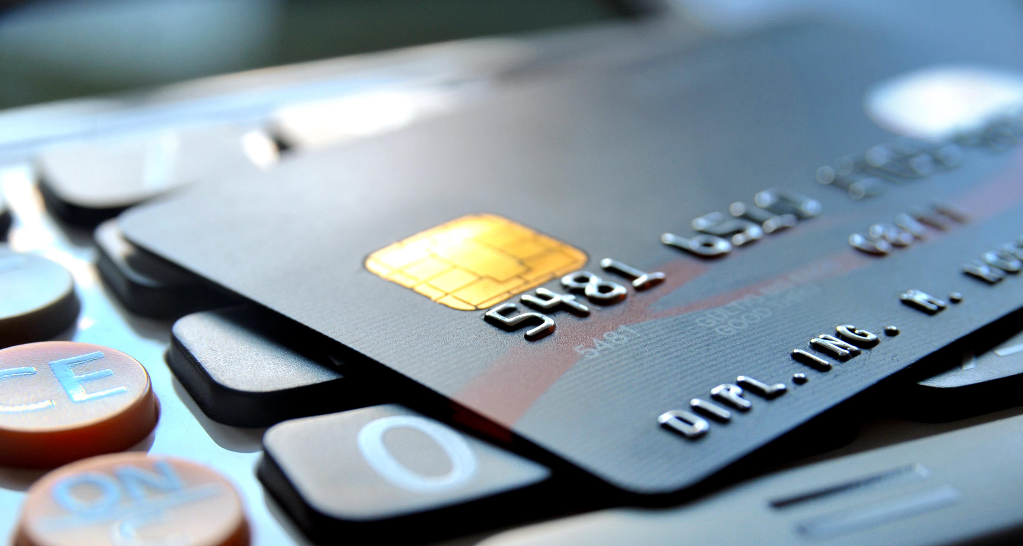 经常使用信用卡套现，但是每次都按时还，会影响征信吗吗？经常使用信用卡套现，但是每次都按时还，会影响征信吗？