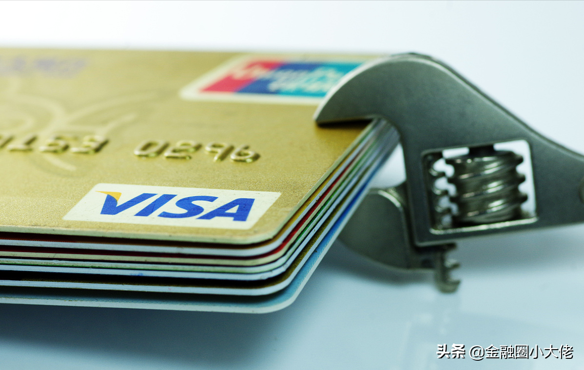 信用卡新规出台，银行提醒我信用卡要规范用卡