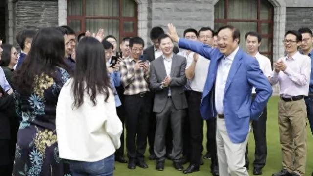 王石万科有多少股票？