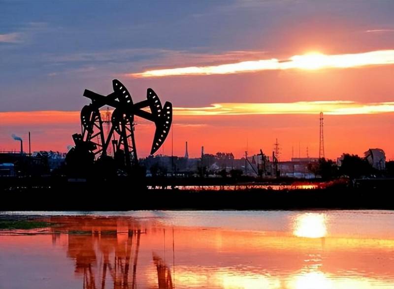 今日油气概念股票上涨和什么有关新疆发现新的大型油气？