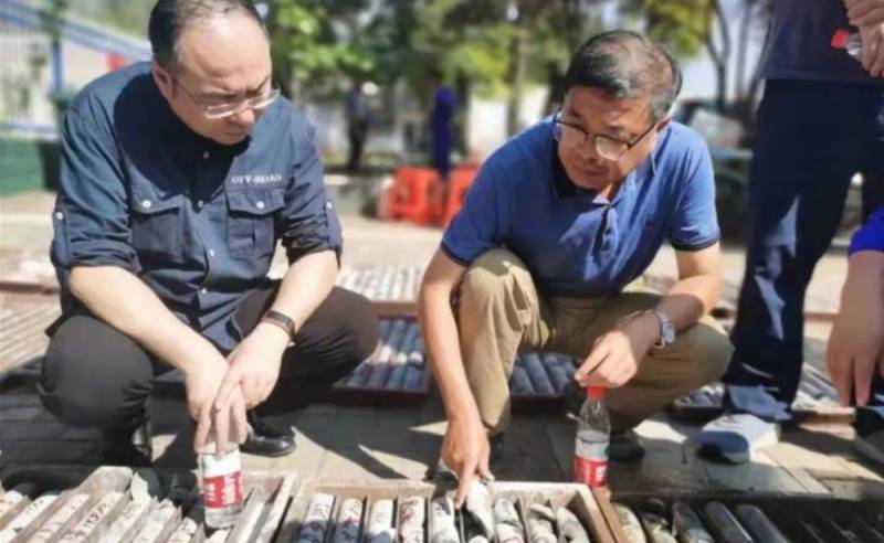 河南特大金矿属于哪个上市公司？