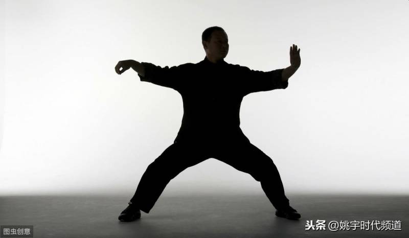 四两拨千斤的意思