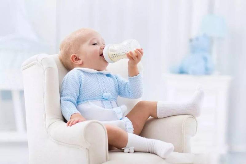 幼儿配方奶粉大人可以喝吗？