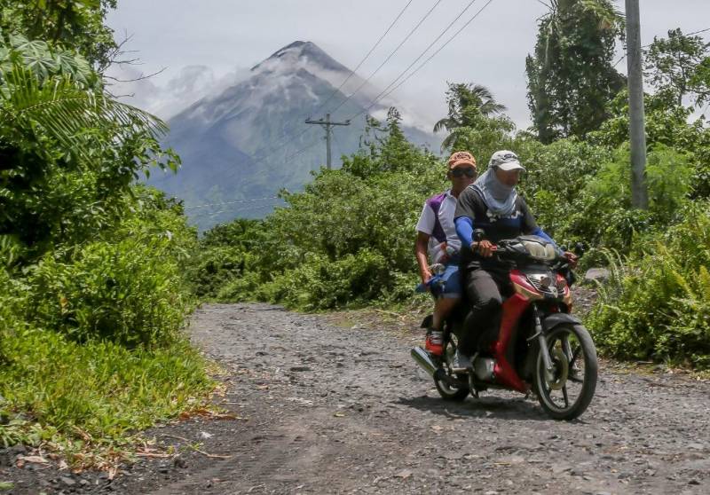 菲律宾火山爆发是哪个岛？