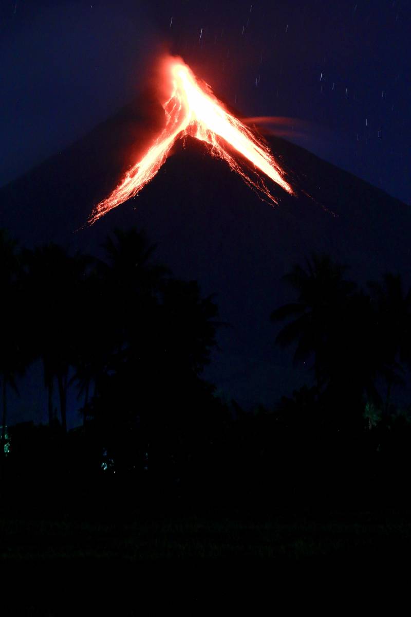 菲律宾火山爆发是哪个岛？