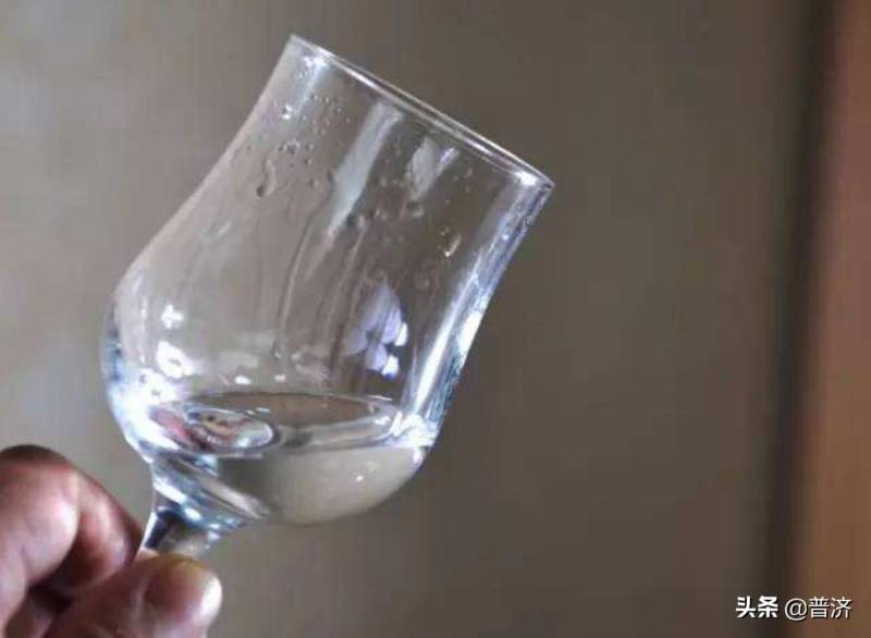 塑化剂在酒里起什么作用？