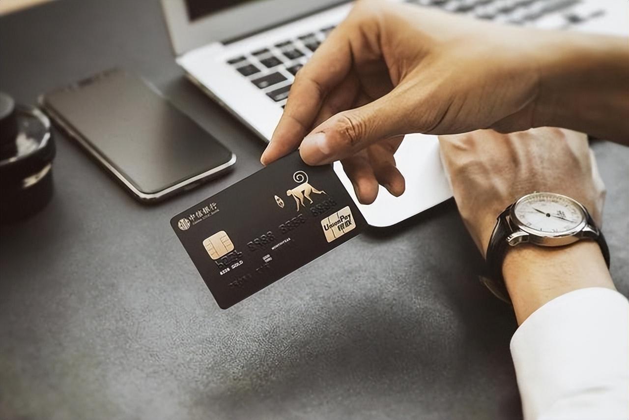 信用卡逾期最低还款会怎么样？每个月信用卡最低还款会影响征信吗？